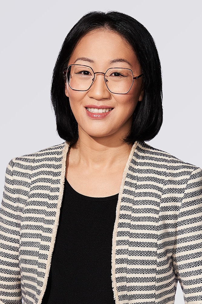 Debola Kay, Senior Advisor and Mutual Fund Representative